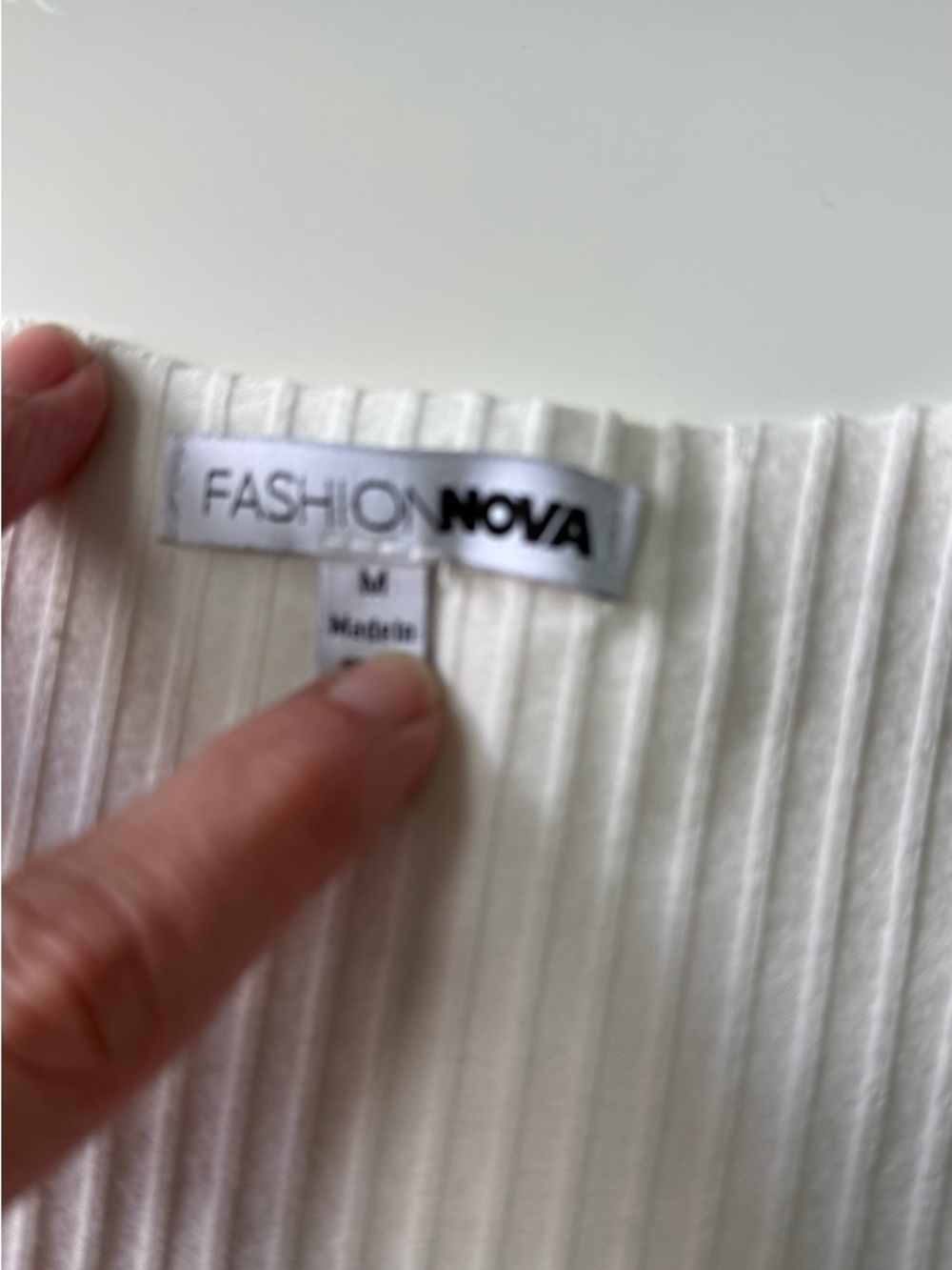Fashion Nova White Ribbed Mock Neck Long Sleeve Top - Size M - Picture 3 of 4